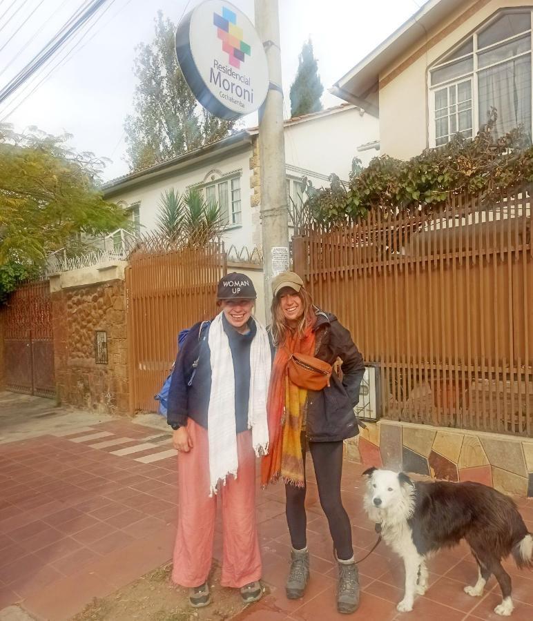 Residencial Moroni - Alojamiento En Cochabamba Acomodação com café da manhã Exterior foto