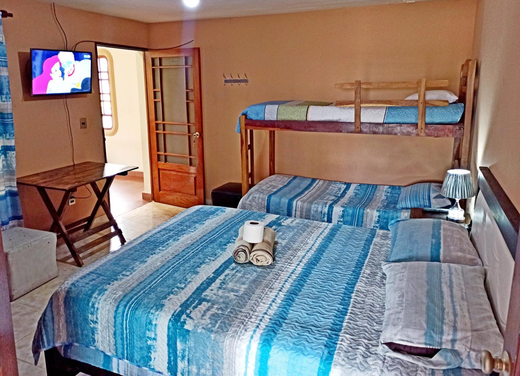 Residencial Moroni - Alojamiento En Cochabamba Acomodação com café da manhã Exterior foto